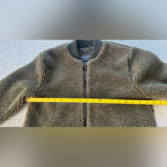 Abercrombie & Fitch Sherpa Full-Zip Oversized Bomber - Picture 9 of 16
